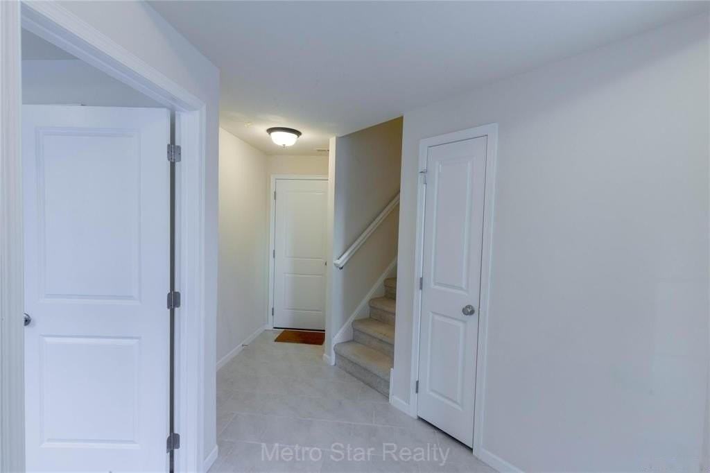 2737 S Spurway Dr - Photo 5 of 36