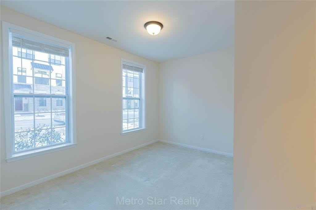 2737 S Spurway Dr - Photo 7 of 36