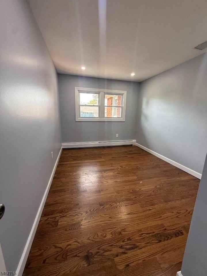 311 Amity St - Photo 3 of 8