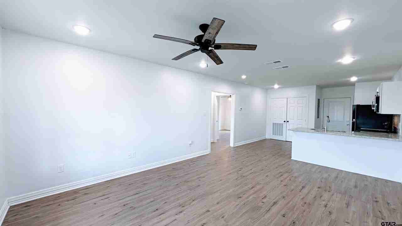 Chestnut Dr - Photo 2 of 11