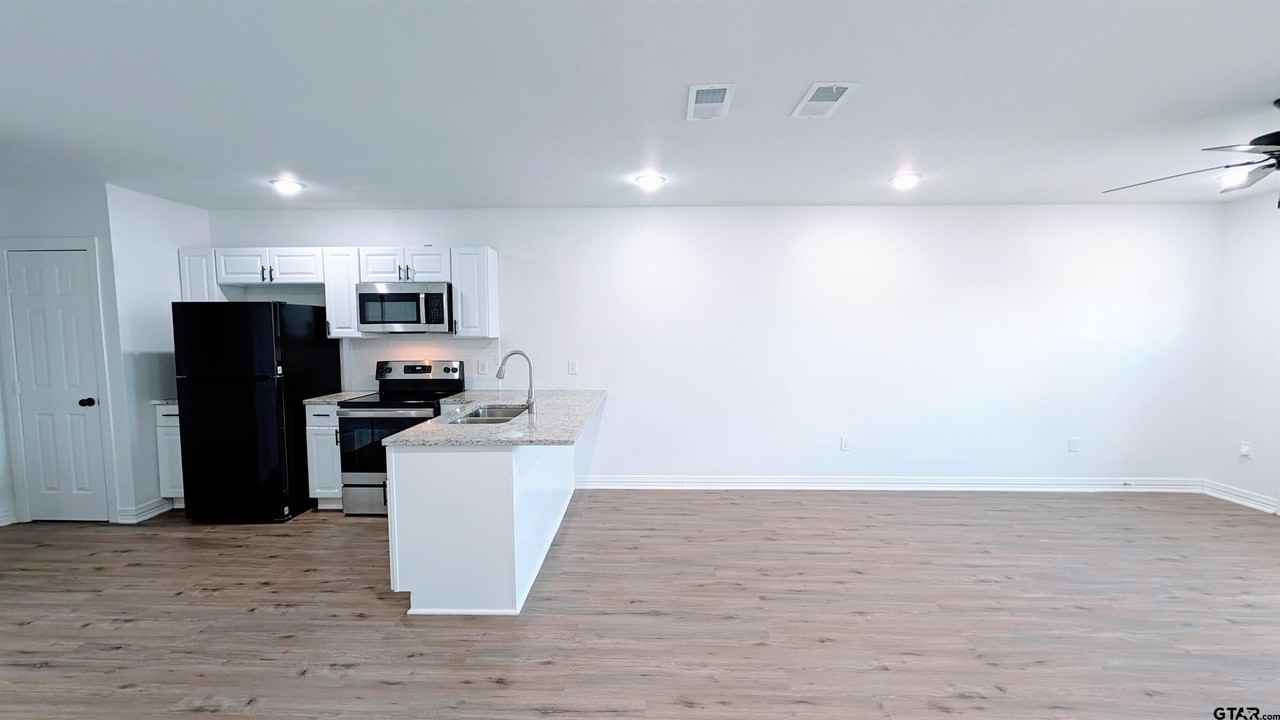 Chestnut Dr - Photo 6 of 11