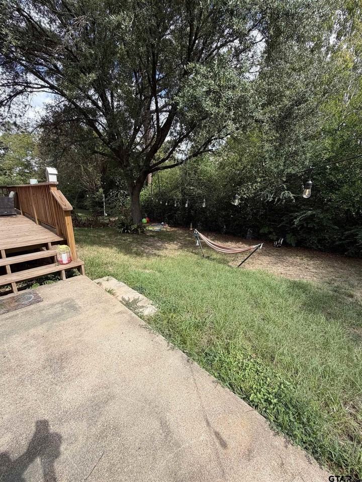 2216 Crestwood Dr - Photo 4 of 20