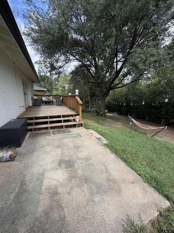 2216 Crestwood Dr - Photo 5 of 20