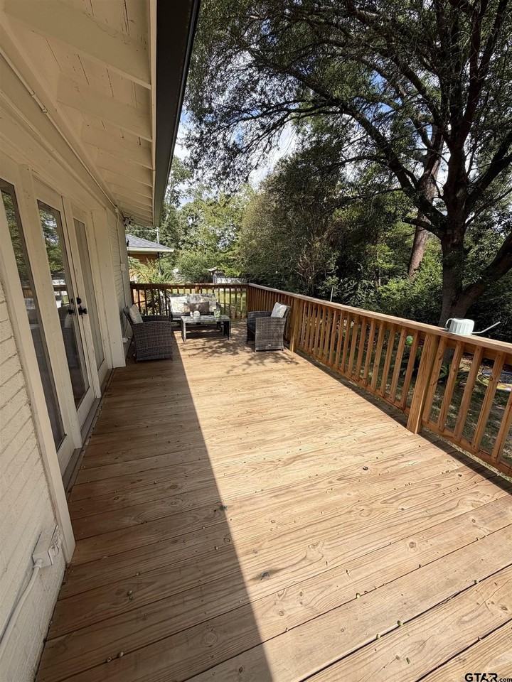 2216 Crestwood Dr - Photo 6 of 20