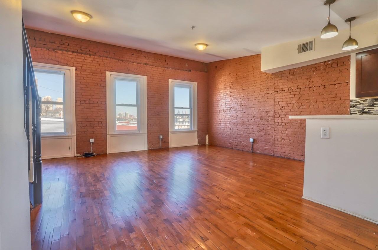 37 Harmon St #3
