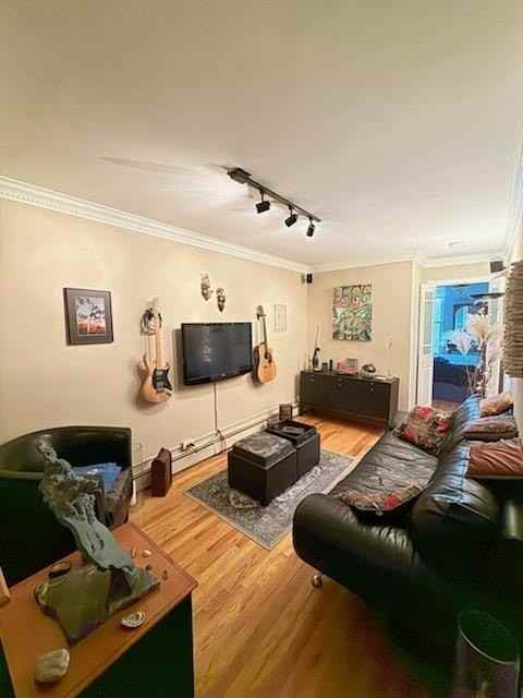413 1st St #3R - Photo 5 of 9