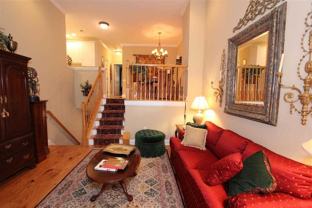 291 Roslyn Ct - Photo 1 of 1
