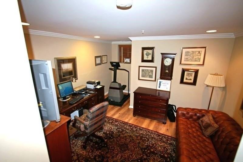 291 Roslyn Ct - Photo 7 of 20