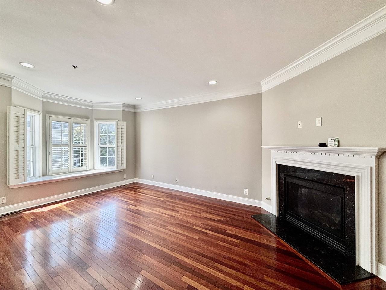25 Mallard Pl #25 - Photo 3 of 50