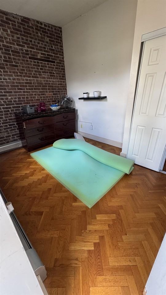 387 Monmouth St #4 - Photo 5 of 9