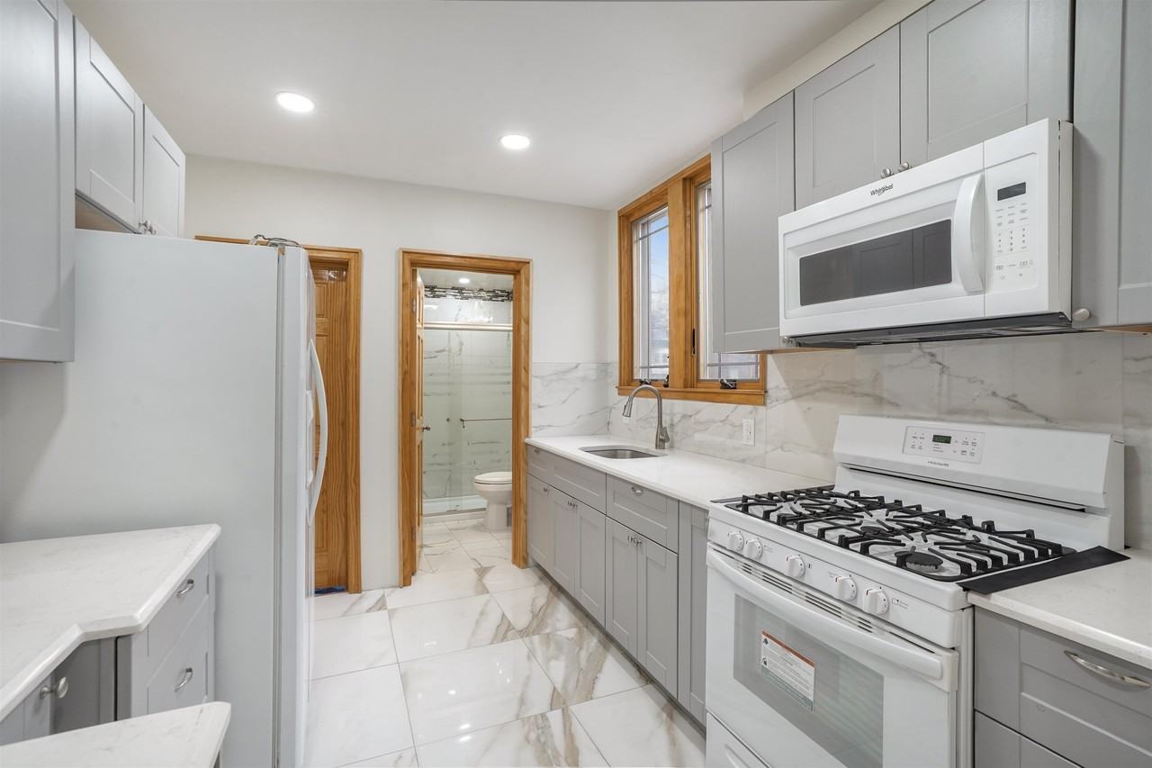 34 Garrison Ave #1 - Photo 3 of 12