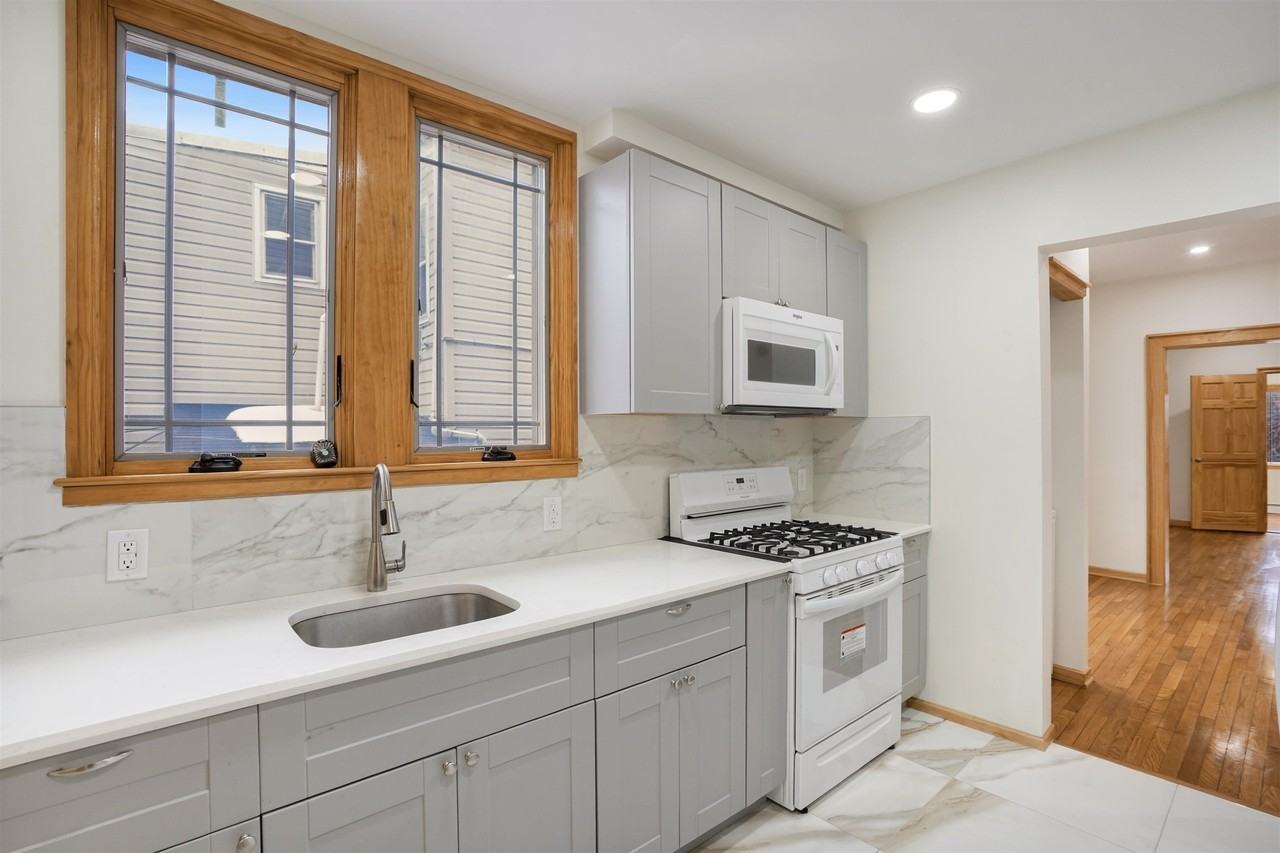 34 Garrison Ave #1 - Photo 4 of 12