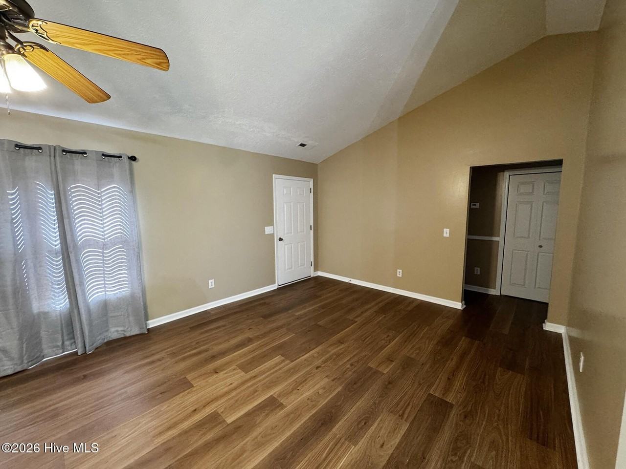 304 Northwoods Ct - Photo 2 of 11