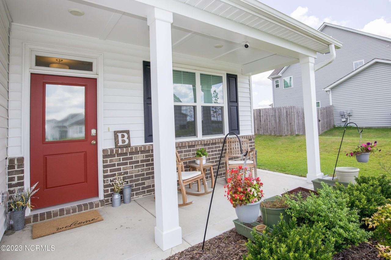 402 Summer Wind Way - Photo 3 of 50