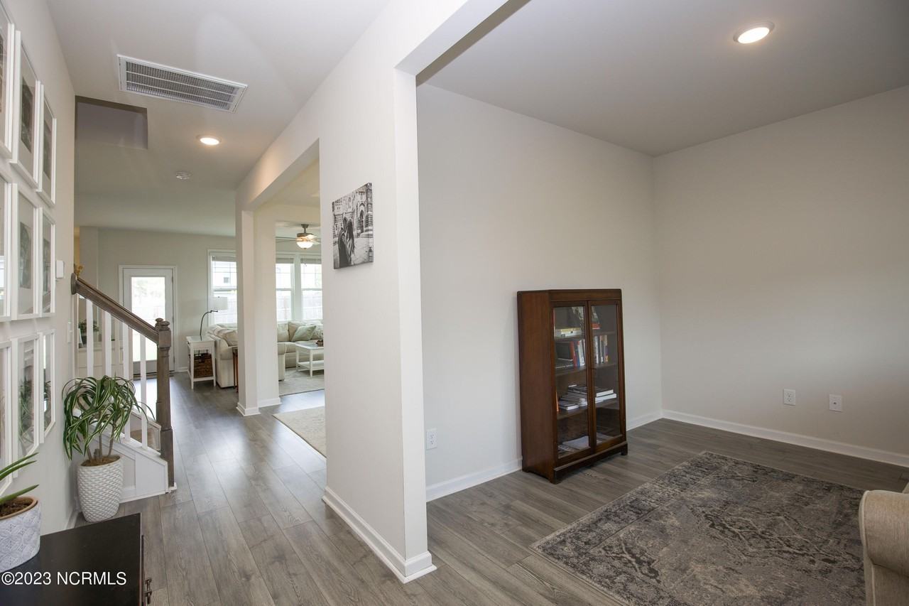 402 Summer Wind Way - Photo 7 of 50