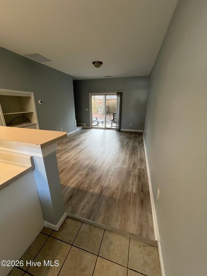 953 Downey Branch Ln - Photo 2 of 15