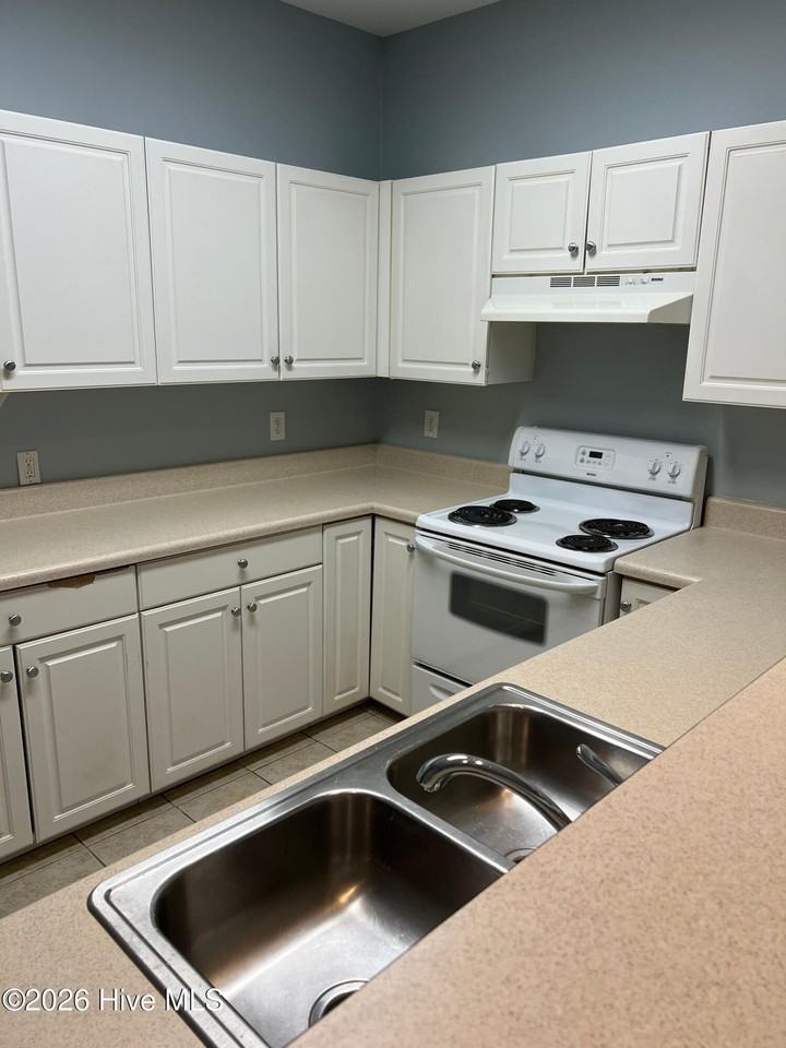 953 Downey Branch Ln - Photo 4 of 15