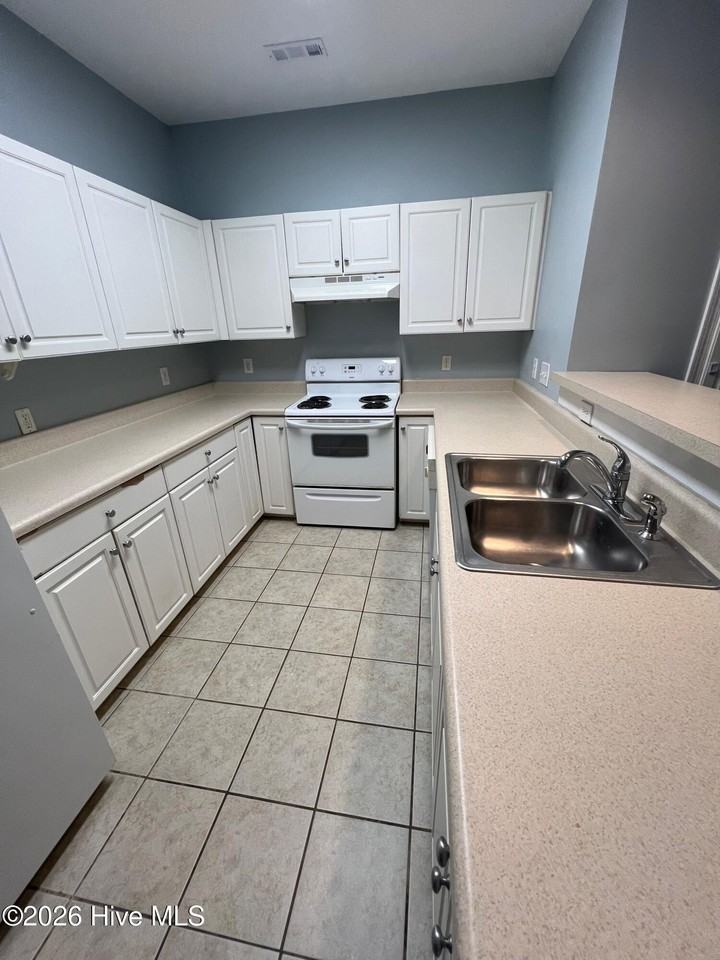 953 Downey Branch Ln - Photo 5 of 15