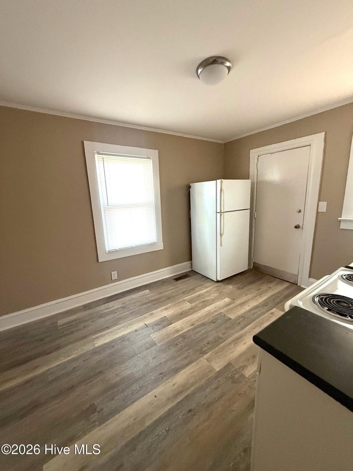 300 Higgs St #B - Photo 3 of 11