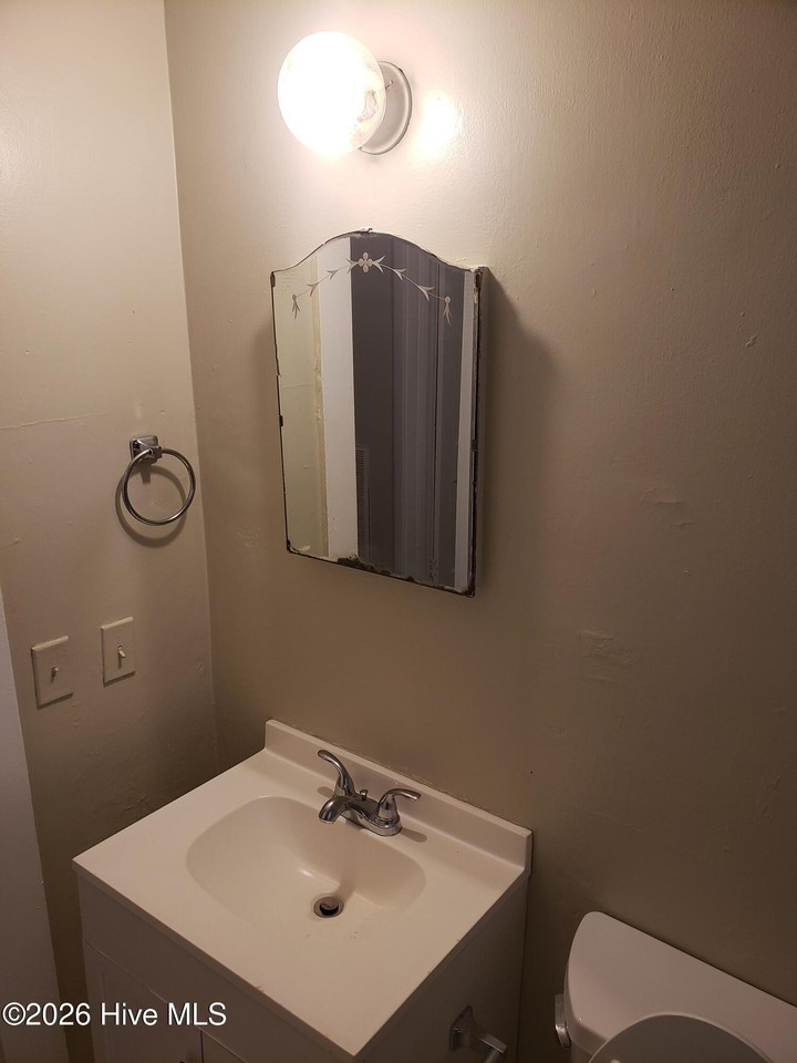 300 Higgs St #B - Photo 6 of 11