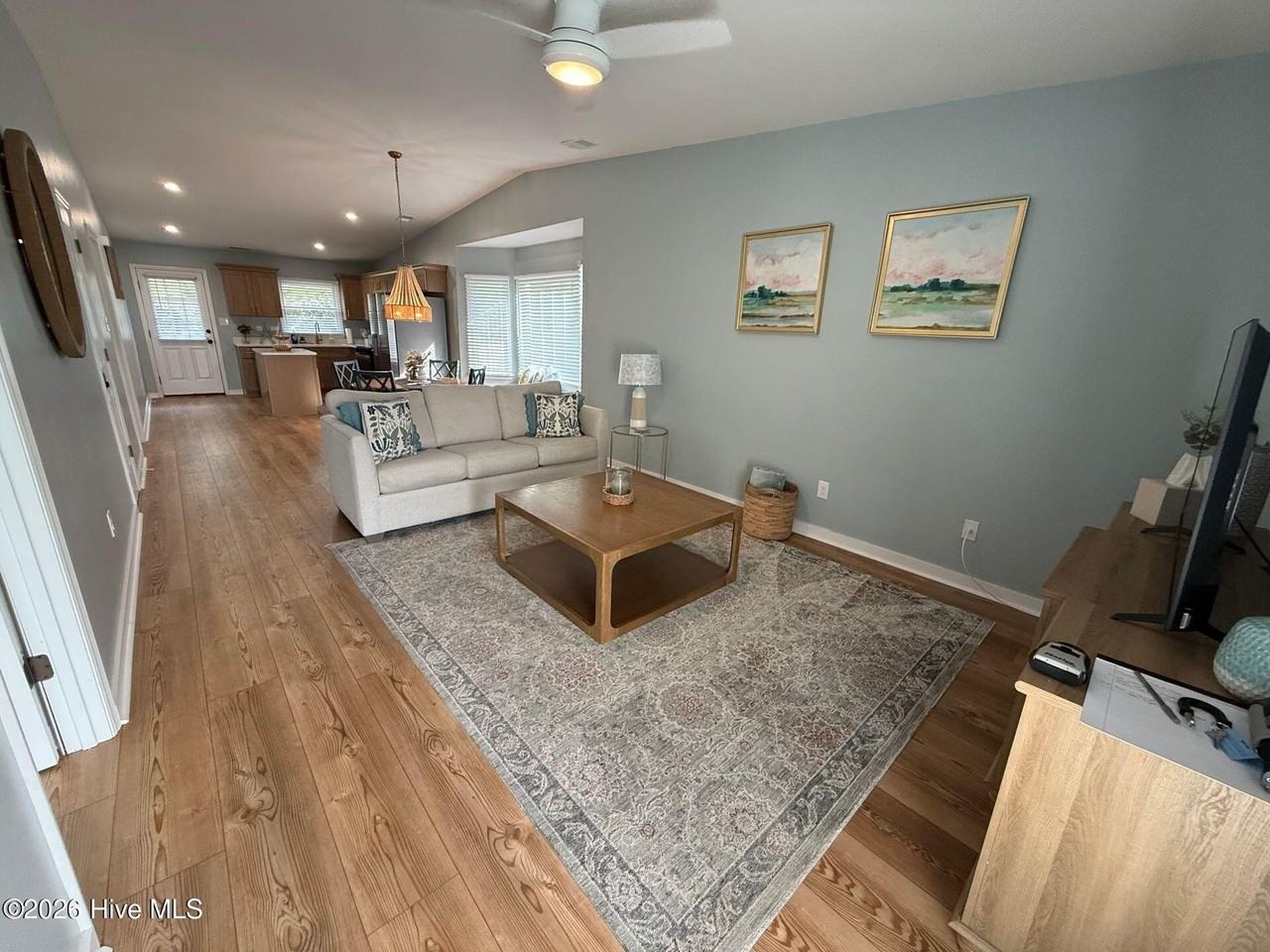 200 Lakeside Dr - Photo 2 of 13