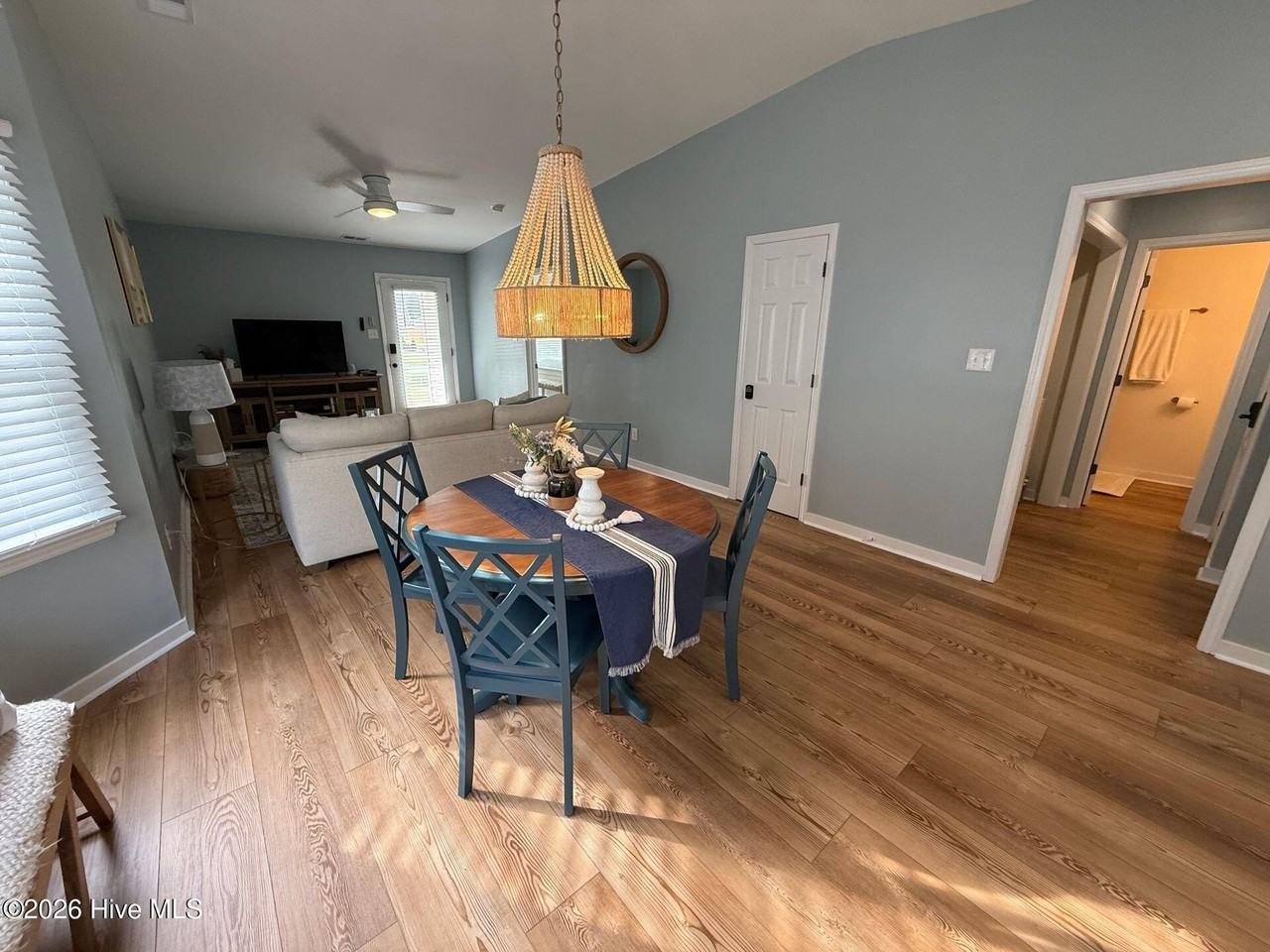 200 Lakeside Dr - Photo 4 of 13