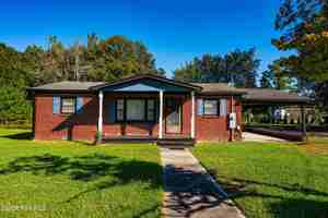 featured image of 1800 Moore Ave