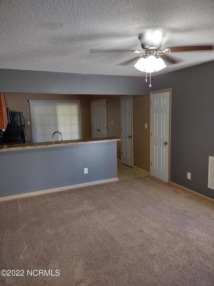 3007 Grandeur Ave - Photo 3 of 21