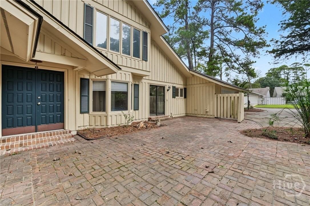 11 Village Green Cir - Photo 4 of 29