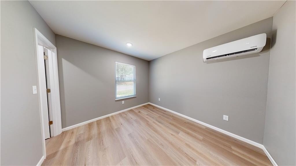 1243 N Ash St - Photo 7 of 9