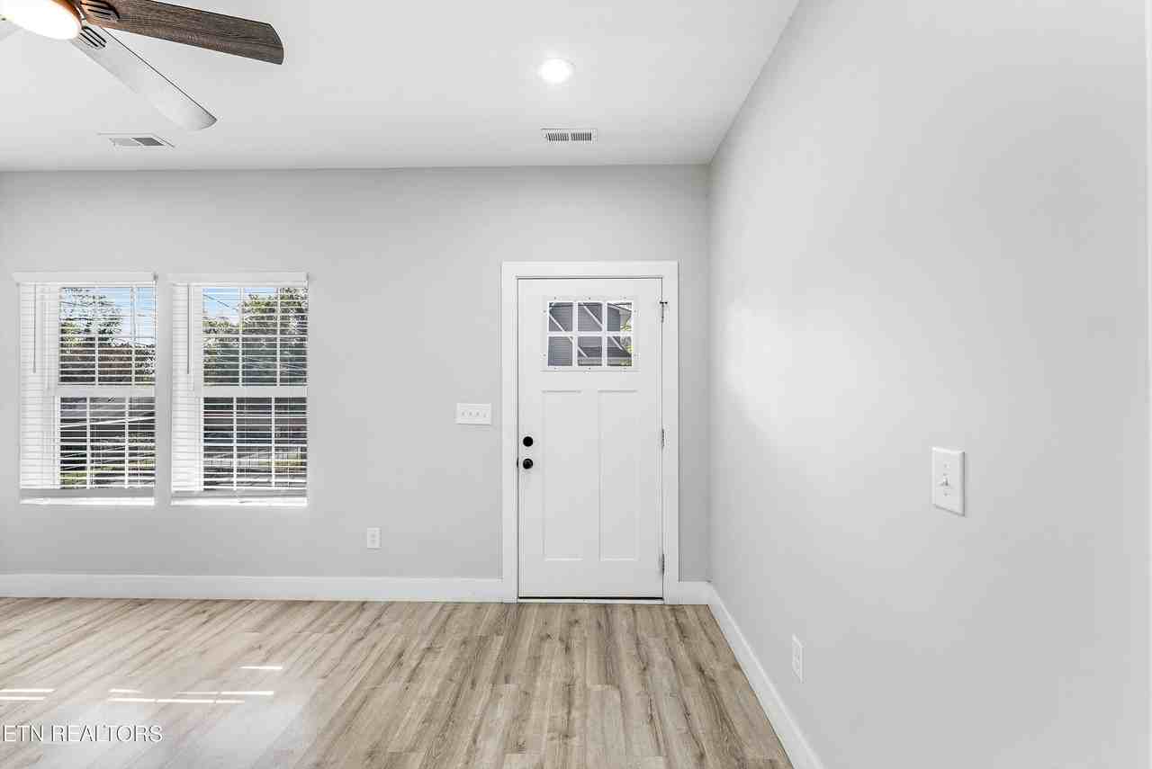 4143 Apex Dr - Photo 7 of 35