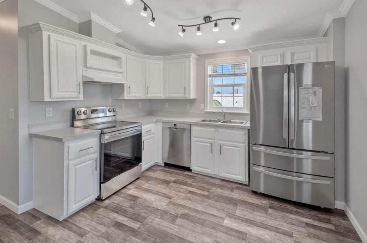 64 Ed Swift Rd - Photo 2 of 22