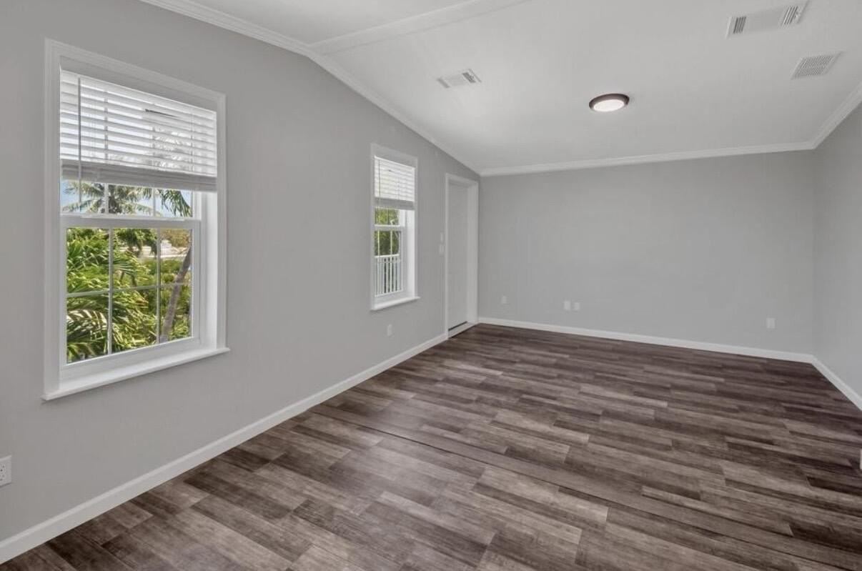 64 Ed Swift Rd - Photo 5 of 22