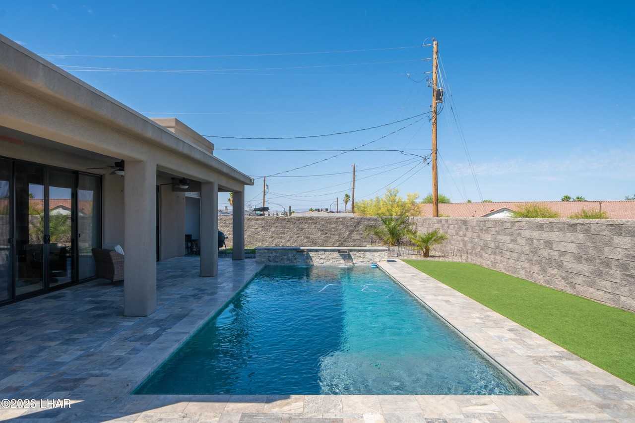 1649 Palo Verde Blvd S - Photo 4 of 27