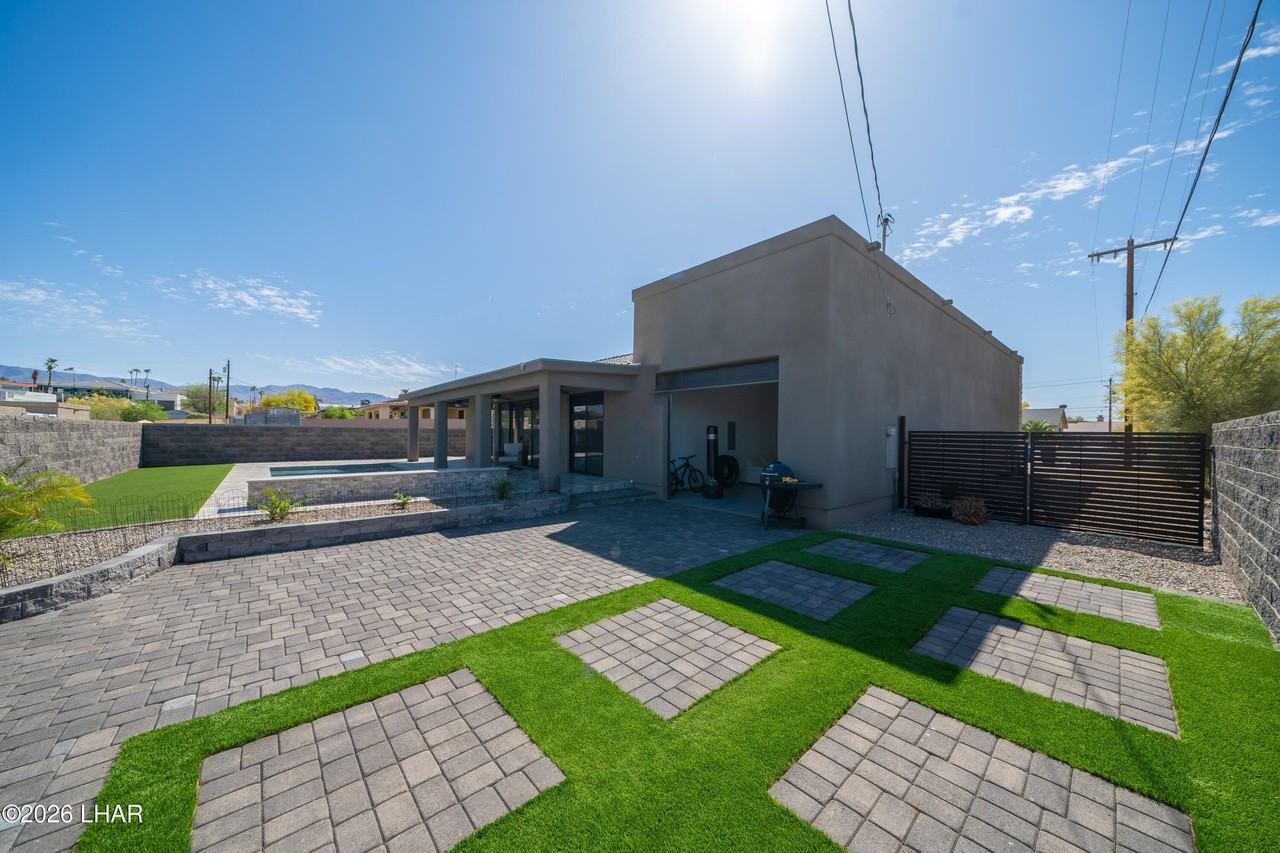1649 Palo Verde Blvd S - Photo 6 of 27