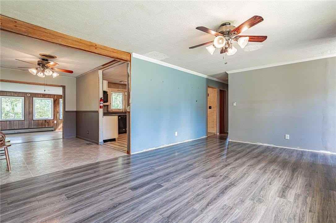 408 Berks St - Photo 5 of 31