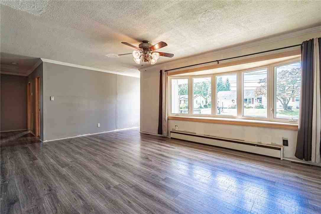 408 Berks St - Photo 6 of 31