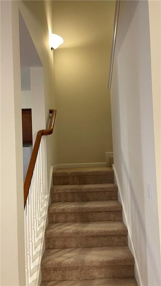 1373 Caspian St - Photo 7 of 15