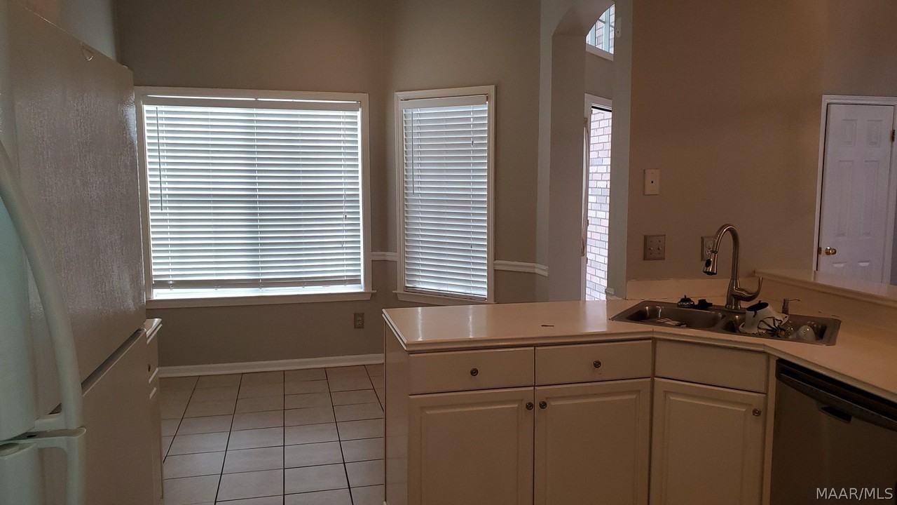 2425 Noble Wood Ct - Photo 5 of 18