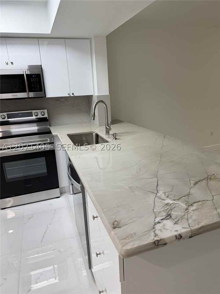 706 Palm Beach Trace Dr #0 - Photo 2 of 11
