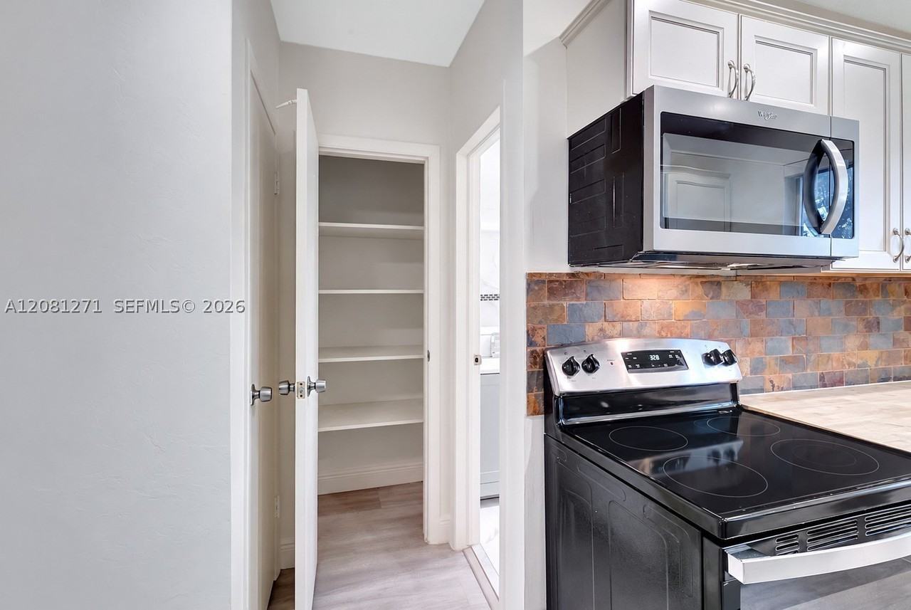 428 Collins Ave #12A - Photo 7 of 29