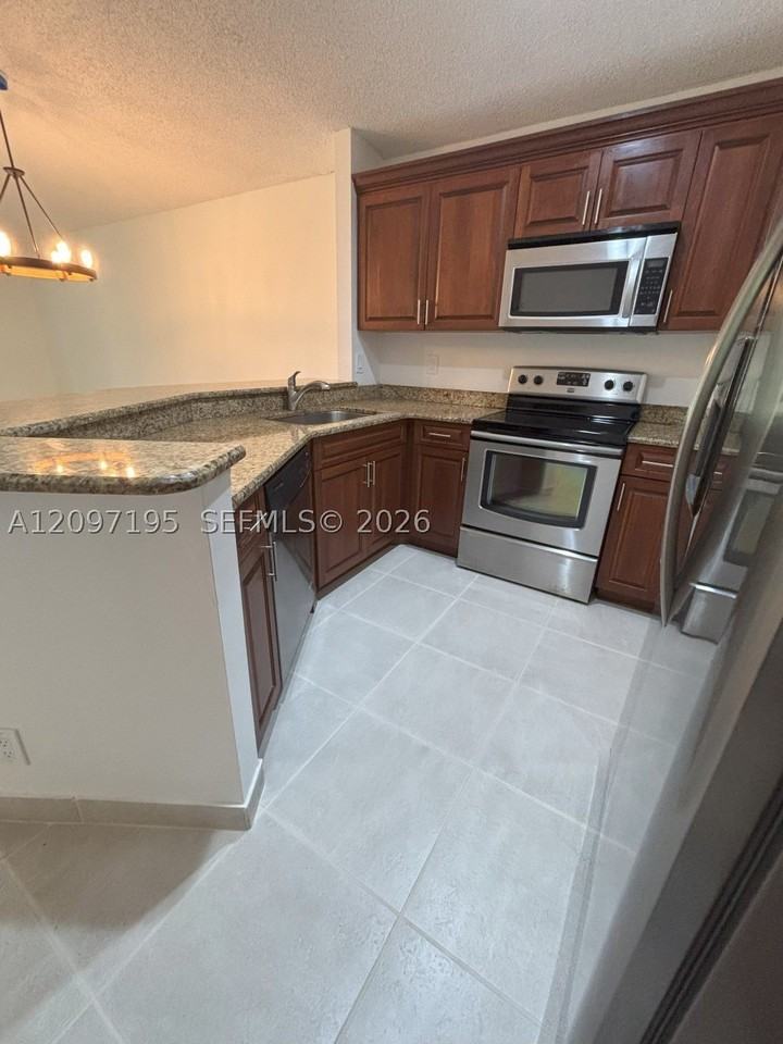 22279 Whistling Pines Ln - Photo 7 of 12