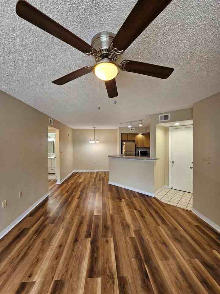 121 Sw 14th Ct - Photo 2 of 6