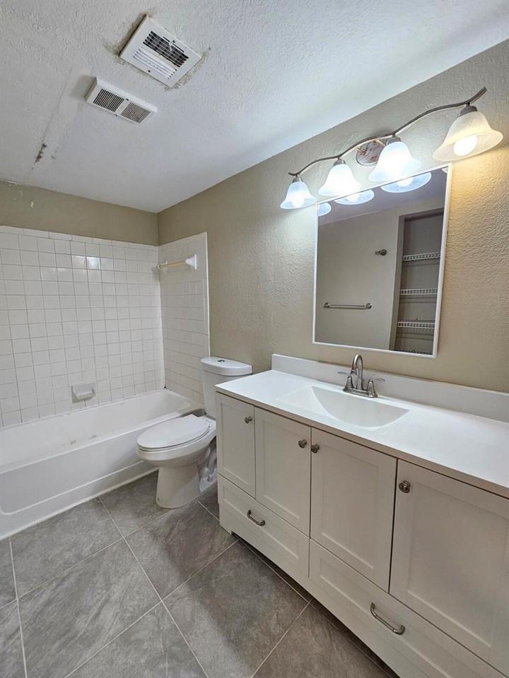 121 Sw 14th Ct - Photo 5 of 6