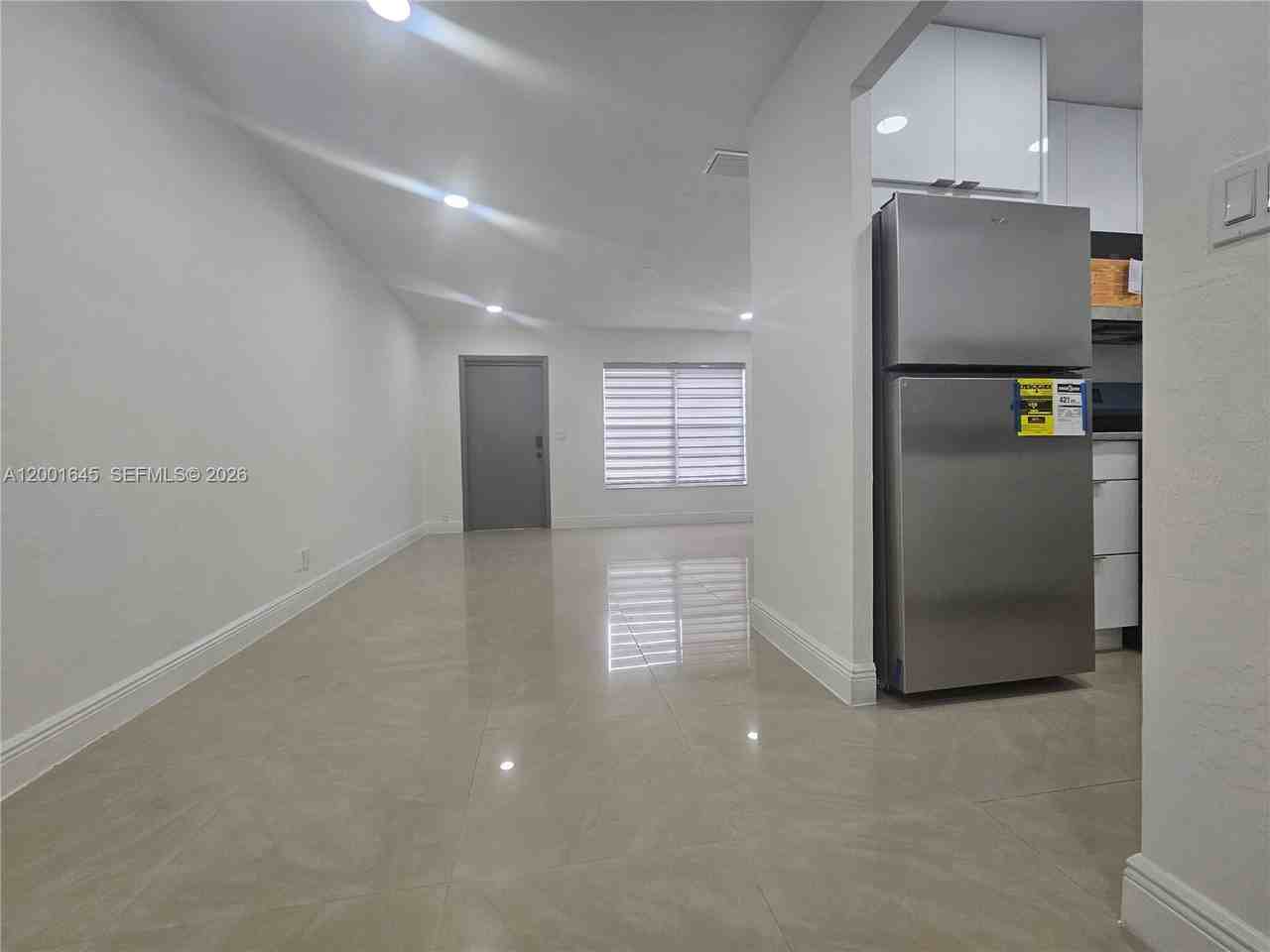 700 Ne 46th Ct - Photo 2 of 8