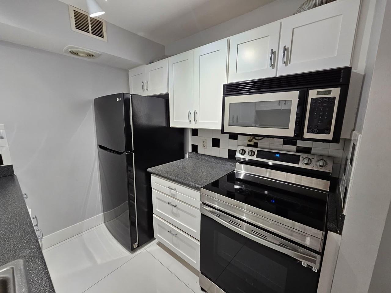 2148 Sherwood Forest Blvd #4 - Photo 2 of 8