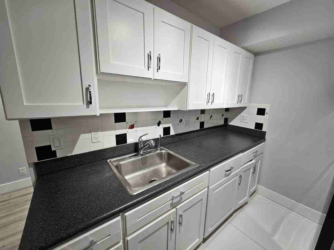 2148 Sherwood Forest Blvd #4 - Photo 3 of 8
