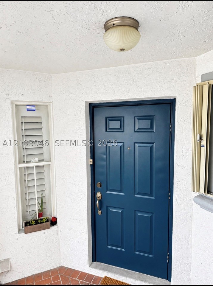 4826 Nw 116th Ave - Photo 3 of 26