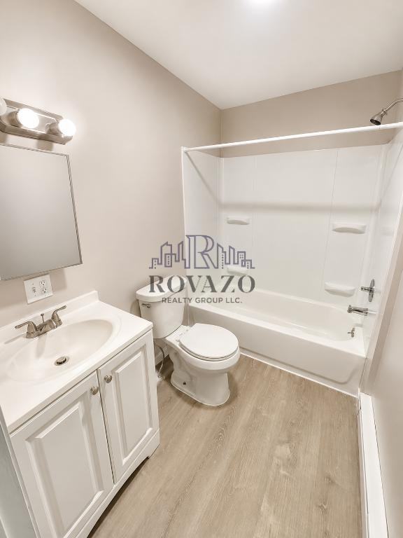 311 Littleton Ave #3AA - Photo 2 of 4