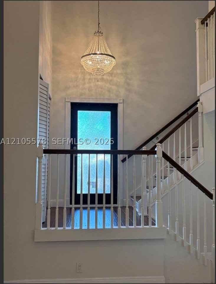 2199 Charleston - Photo 6 of 28